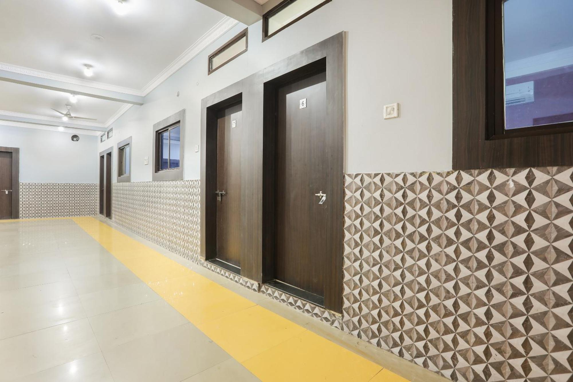 Oyo 60844 Jash Garden Restaurant Indore Exterior photo